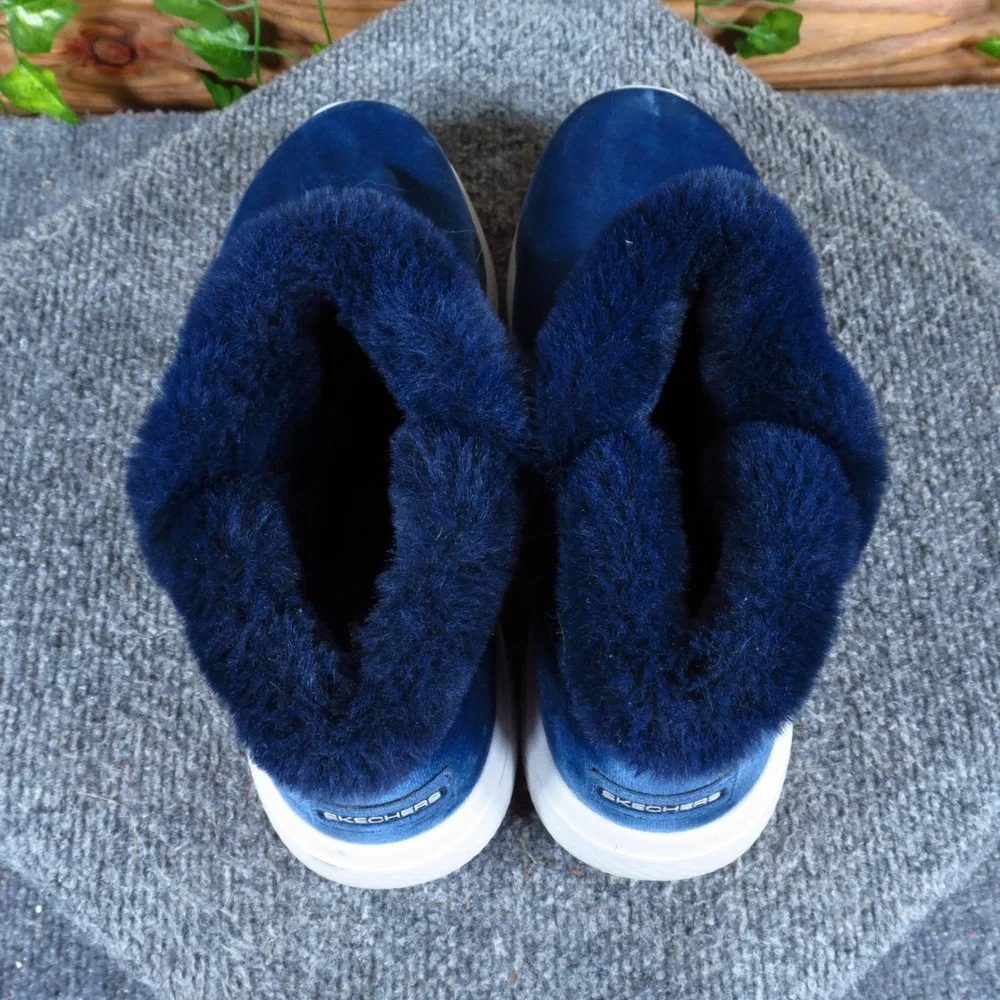 Skechers On-The-Go City 2-Cozy Vibe Womens Boot 7.5 Winter Comfort Navy Velvet